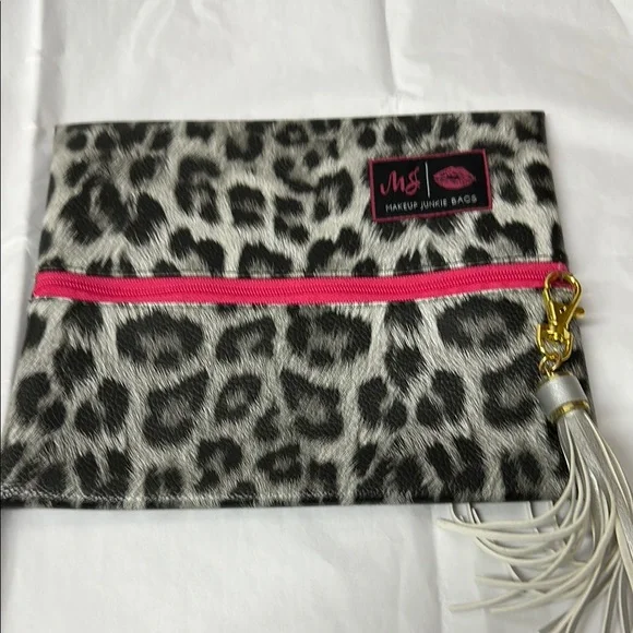 Makeup Junkie Leopard Print Clutch - Pink Accent - Picture 1 of 4